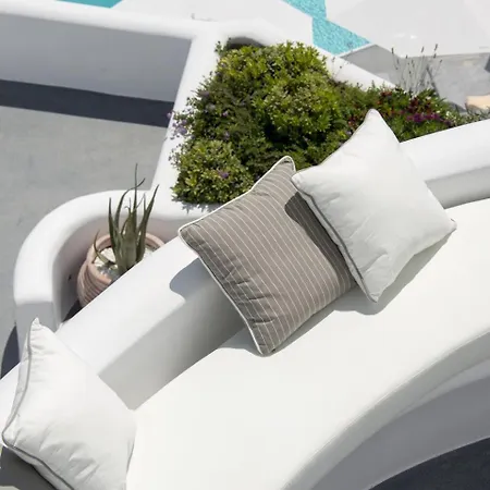 Hotel Canaves Sunday Oia (Santorini)