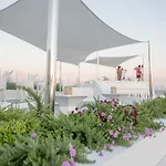 Canaves Sunday Hotel